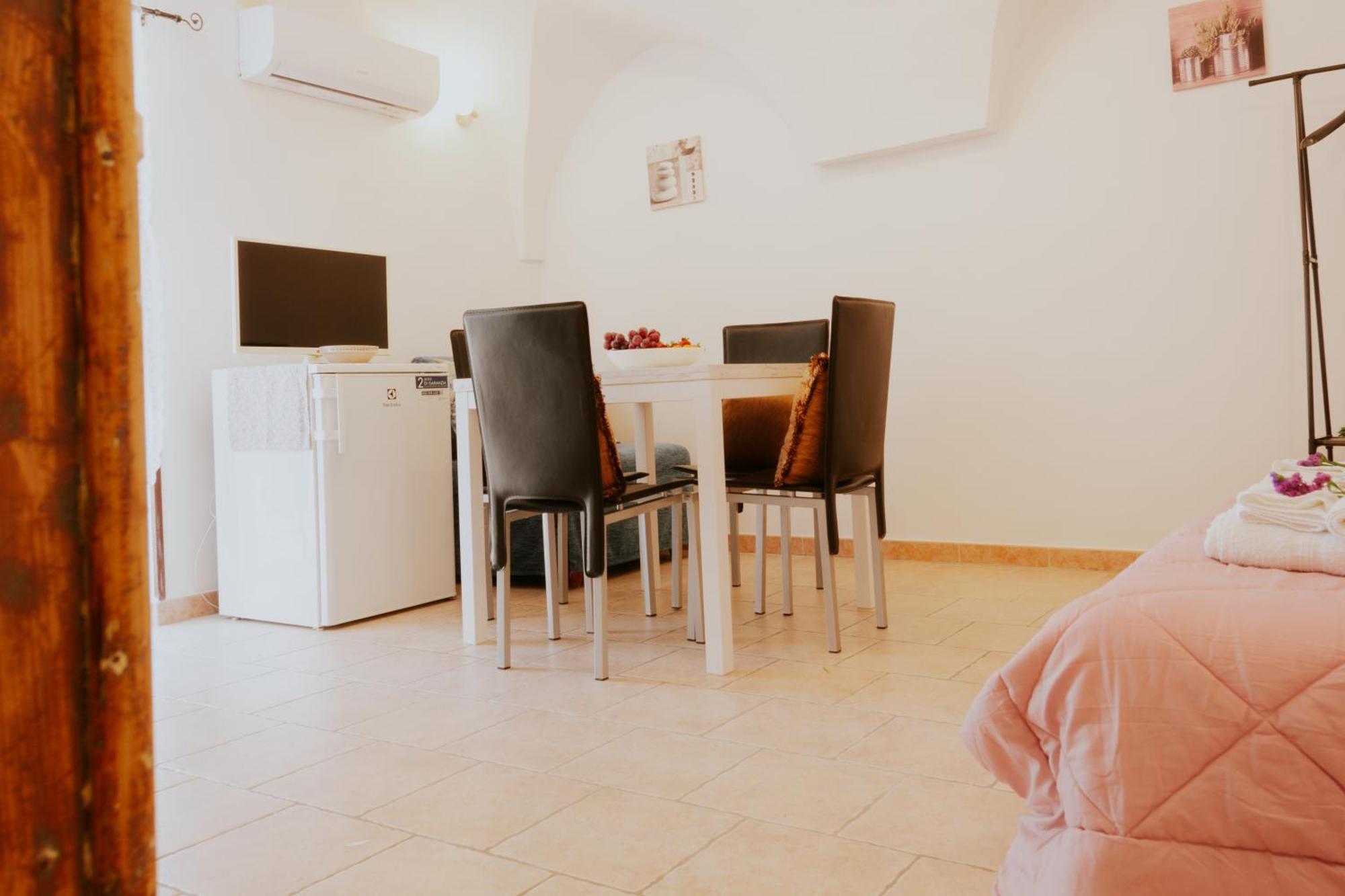 Casa Don Paulu Villa ออสตูนี ภายนอก รูปภาพ